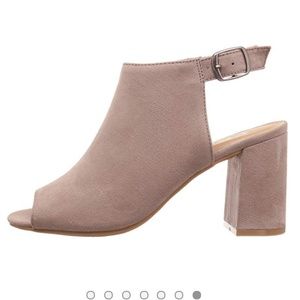 CL by Laundry suede block heel